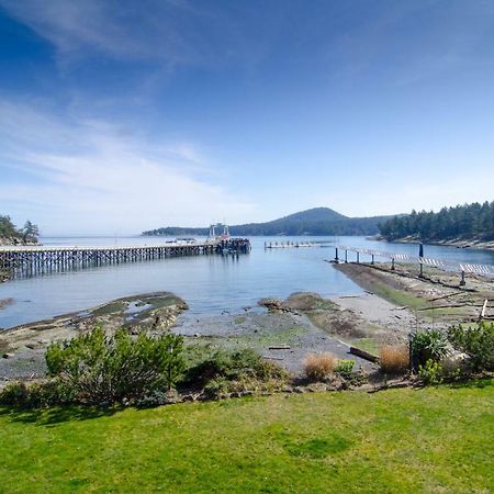 Galiano Oceanfront Inn & Spa Sturdies Bay Екстериор снимка
