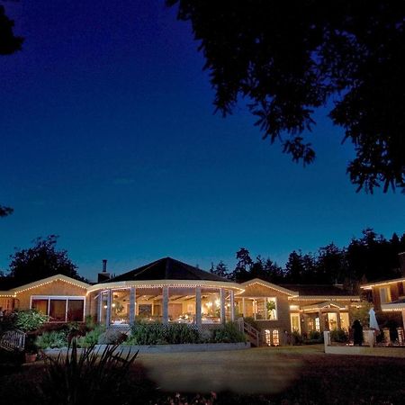 Galiano Oceanfront Inn & Spa Sturdies Bay Екстериор снимка
