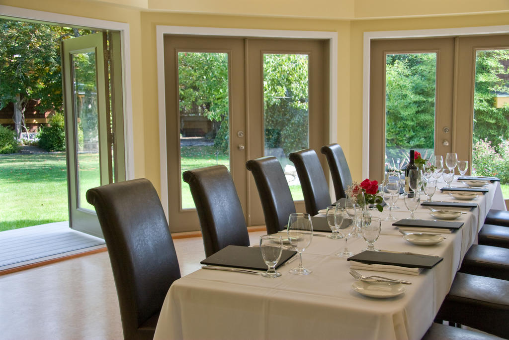Galiano Oceanfront Inn & Spa Sturdies Bay Екстериор снимка