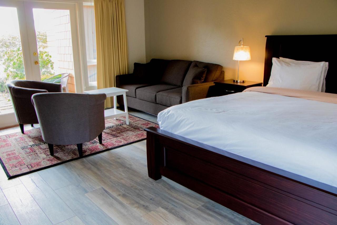 Galiano Oceanfront Inn & Spa Sturdies Bay Екстериор снимка