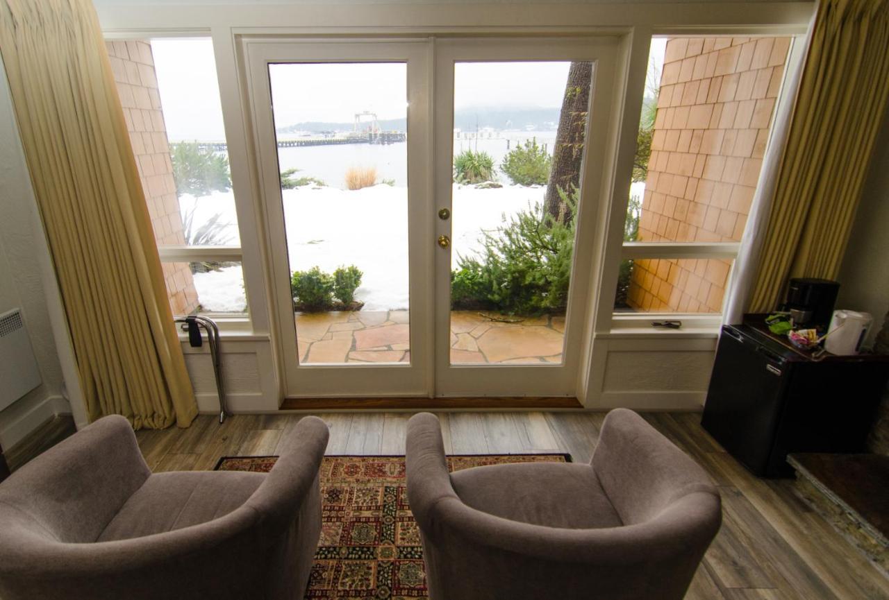 Galiano Oceanfront Inn & Spa Sturdies Bay Екстериор снимка