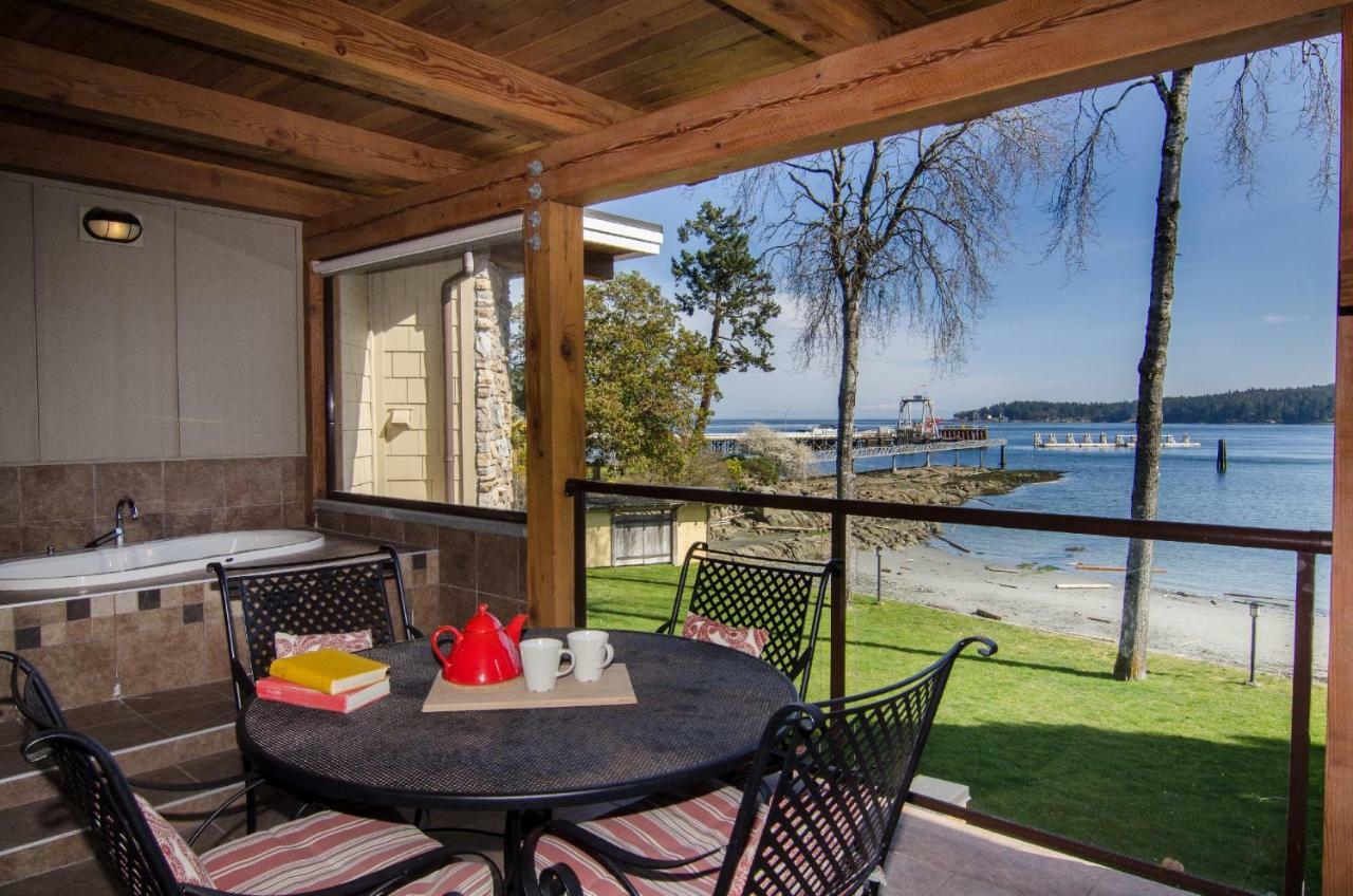 Galiano Oceanfront Inn & Spa Sturdies Bay Екстериор снимка