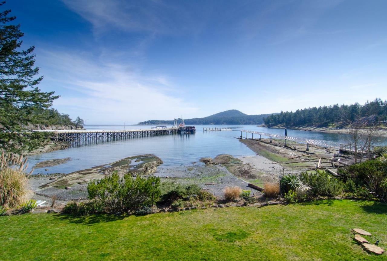 Galiano Oceanfront Inn & Spa Sturdies Bay Екстериор снимка