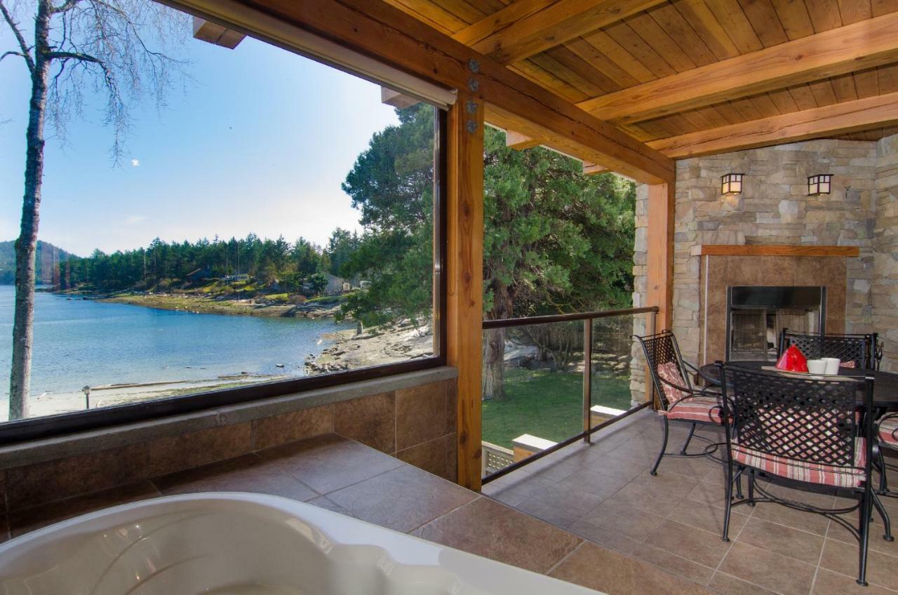 Galiano Oceanfront Inn & Spa Sturdies Bay Екстериор снимка
