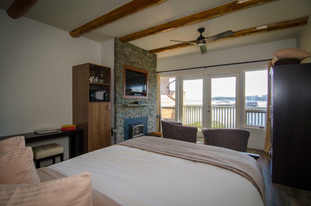 Galiano Oceanfront Inn & Spa Sturdies Bay Екстериор снимка