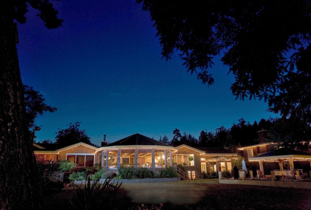 Galiano Oceanfront Inn & Spa Sturdies Bay Екстериор снимка